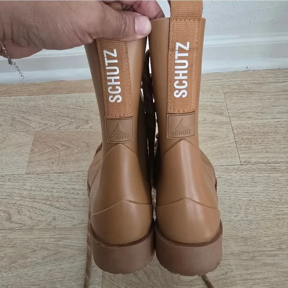 Schutz Rain Rubber Chelsea Boots Size 9 In Tan